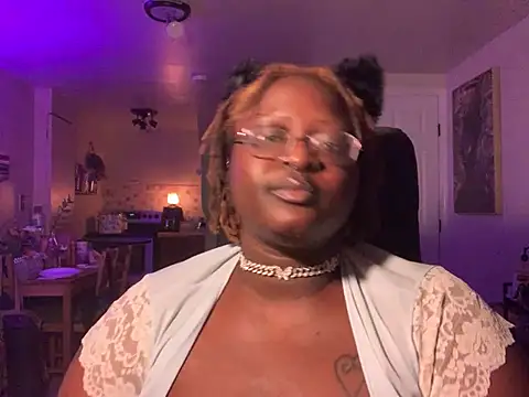 BigKittyRaven online show from December 10, 4:56 am