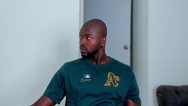 Dylan Taylor online show from April 2, 11:19 am