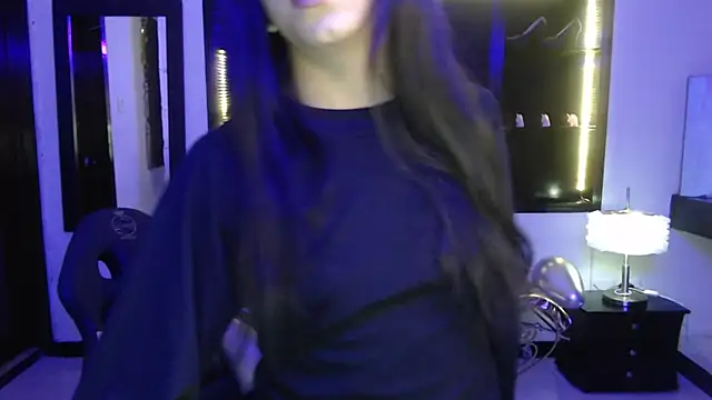 Snapshot of Angela_Diaz_ chatting on January 18, 2:12 pm Angela Diaz online show from January 18, 2:12 pm