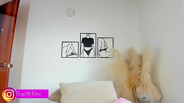 ellie mcdonald online show from April 7, 9:15 pm