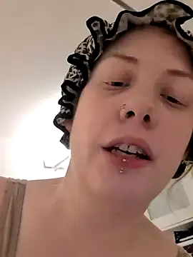 Snapshot of Twitchtheclownn chatting on February 17, 12:51 am Twitchtheclownn online show from February 17, 12:51 am