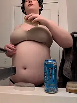 Snapshot of Twitchtheclownn chatting on February 23, 7:55 pm Twitchtheclownn online show from February 23, 7:55 pm