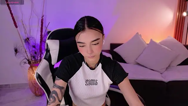 AnabelWolf online show from March 20, 3:28 pm