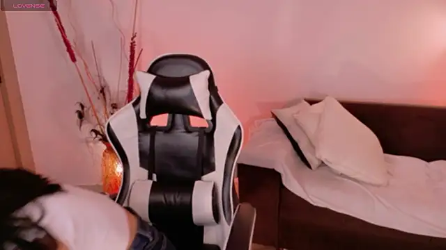 AnabelWolf online show from March 26, 3:50 pm