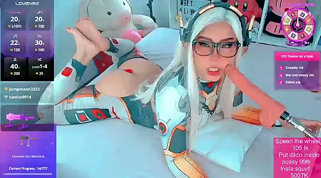 sweetalienn online show from February 14, 7:07 am