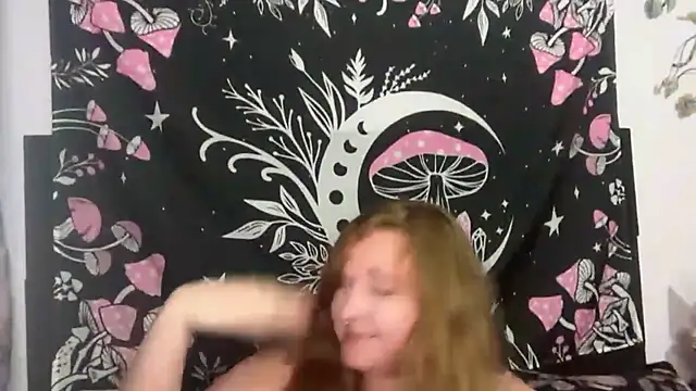 thickgingergoddess online show from October 13, 11:49 pm