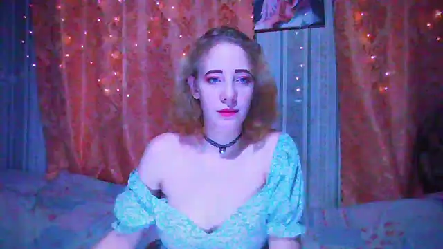 Snapshot of MelxMellie chatting on December 21, 5:51 pm MelxMellie online show from December 21, 5:51 pm