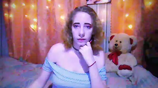 Snapshot of MelxMellie chatting on December 24, 9:33 pm MelxMellie online show from December 24, 9:33 pm