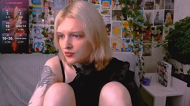 Simona Rain online show from October 31, 11:39 pm