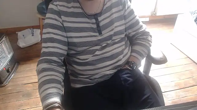 Snapshot of mancreeed chatting on January 17, 1:05 pm mancreeed online show from January 17, 1:05 pm