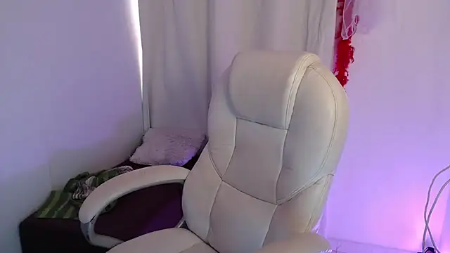 Xileny-Halliwey online show from November 10, 7:57 pm