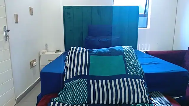 Snapshot of LolaTwerksXX chatting on March 25, 12:11 pm LolaTwerksXX online show from March 25, 12:11 pm