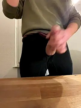 Snapshot of dirtyeeedii chatting on November 24, 3:45 pm dirtyeeedii online show from November 24, 3:45 pm