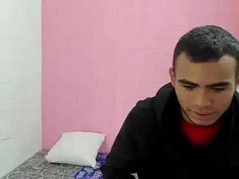 Snapshot of alessandro_2005 chatting on December 5, 4:01 pm alessandro 2005 online show from December 5, 4:01 pm