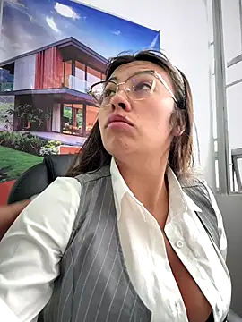 LIZ-06  online show from December 2, 1:28 pm