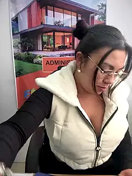 LIZ-06  online show from January 6, 7:17 pm