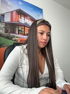 LIZ-06  online show from March 4, 1:50 pm