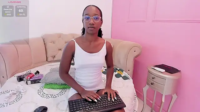 briannaduque online show from January 9, 12:30 pm