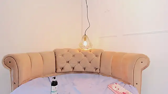 briannaduque online show from March 13, 4:23 pm