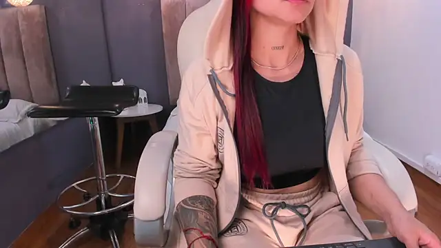 cami rouxxx  online show from March 6, 10:15 pm