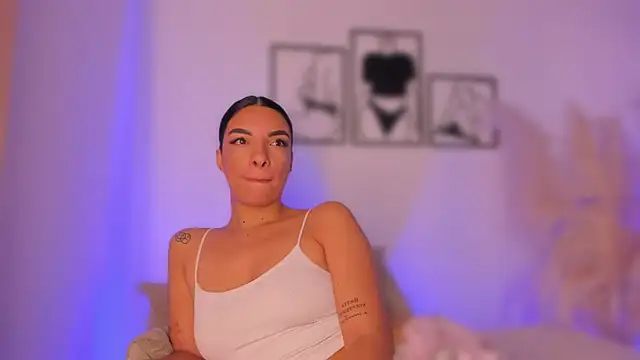 777AylinZ online show from April 14, 12:00 pm