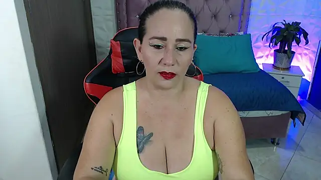 Snapshot of ashleylove_prg chatting on March 12, 3:02 am ashleylove prg online show from March 12, 3:02 am