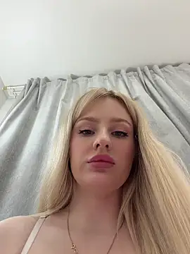 Snapshot of CaseyCumFace chatting on July 31, 8:52 pm CaseyCumFace online show from July 31, 8:52 pm