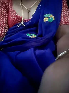 Snapshot of Cute-chinny chatting on February 7, 8:55 am Cute-chinny online show from February 7, 8:55 am