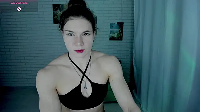 Lisa Ray online show from February 24, 9:46 pm