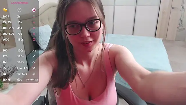 Snapshot of Cutie_Emily chatting on February 19, 1:39 pm Cutie Emily online show from February 19, 1:39 pm