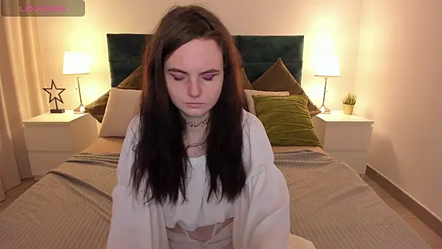 AmA lia  online show from February 7, 8:22 am