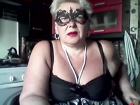 Snapshot of Lisa_Suzie chatting on May 12, 5:59 am Lisa Suzie online show from May 12, 5:59 am