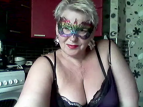 Snapshot of Lisa_Suzie chatting on May 22, 8:21 am Lisa Suzie online show from May 22, 8:21 am