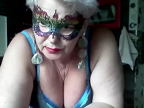 Snapshot of Lisa_Suzie chatting on June 3, 2:33 pm Lisa Suzie online show from June 3, 2:33 pm