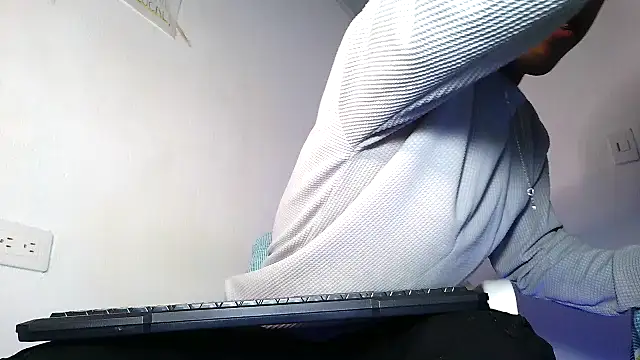 maximo vega newv online show from March 8, 6:01 pm