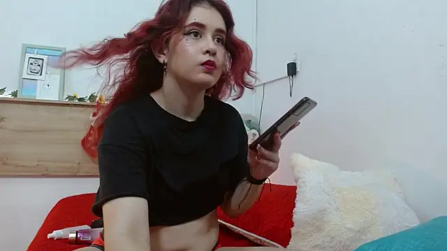 Emyli rousse  online show from December 15, 1:11 pm