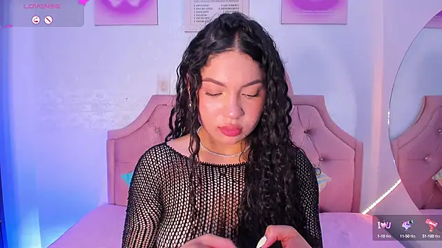 amandalee01 online show from September 24, 7:17 pm