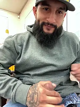 Snapshot of ValleyHammer chatting on January 7, 4:05 pm ValleyHammer online show from January 7, 4:05 pm