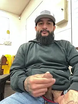 Snapshot of ValleyHammer chatting on January 13, 4:19 pm ValleyHammer online show from January 13, 4:19 pm