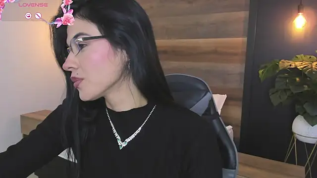 stephanya  online show from May 6, 7:52 pm