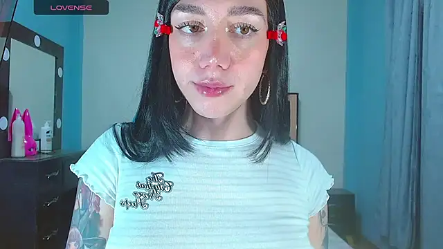 Snapshot of karla_zambrano chatting on April 22, 11:39 pm karla zambrano online show from April 22, 11:39 pm