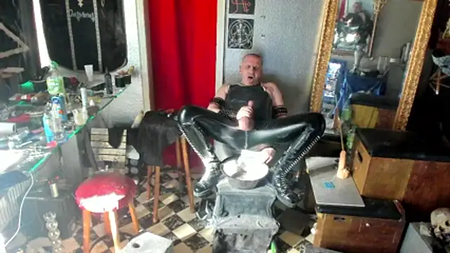 Snapshot of BULGEDEMON chatting on March 20, 2:55 pm BULGEDEMON online show from March 20, 2:55 pm