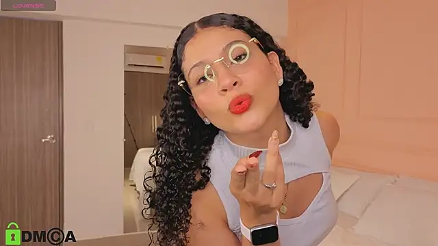 SHARONN     online show from September 10, 4:12 am