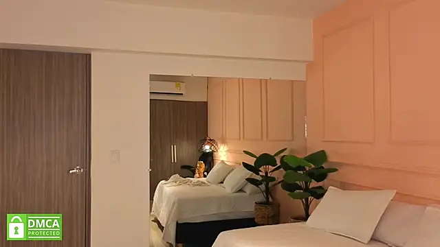 SHARONN     online show from October 29, 3:20 am