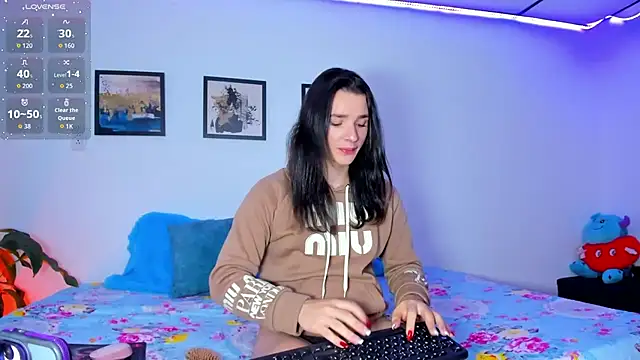 elafranco  online show from November 4, 4:50 pm