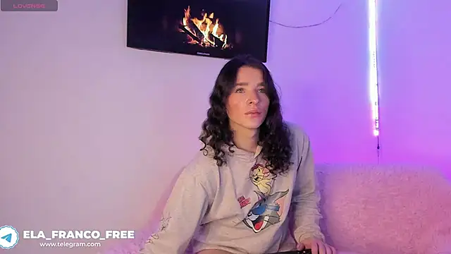 Snapshot of elafranco_ chatting on February 14, 3:03 am elafranco online show from February 14, 3:03 am