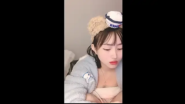 Snapshot of ffccvjsexx chatting on December 10, 1:11 pm ffccvjsexx online show from December 10, 1:11 pm