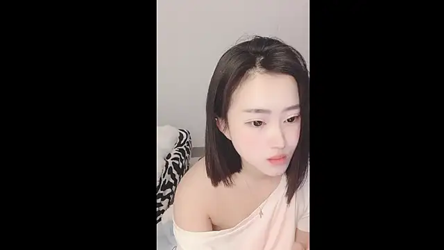 Snapshot of ffccvjsexx chatting on December 12, 8:25 am ffccvjsexx online show from December 12, 8:25 am