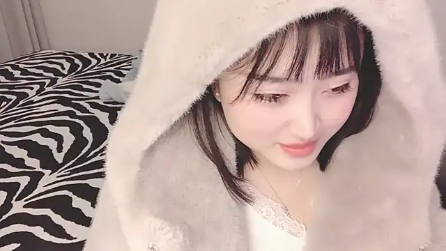 Snapshot of ffccvjsexx chatting on January 13, 12:02 pm ffccvjsexx online show from January 13, 12:02 pm