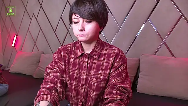 Ishtar Divine online show from November 9, 10:57 am